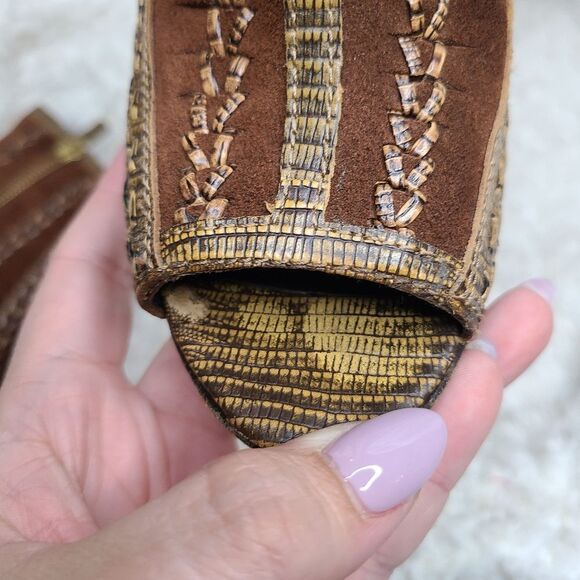 Vince Camuto Brown VC-Night‎ Peep-toe Booties sz 6 - Picture 8 of 9